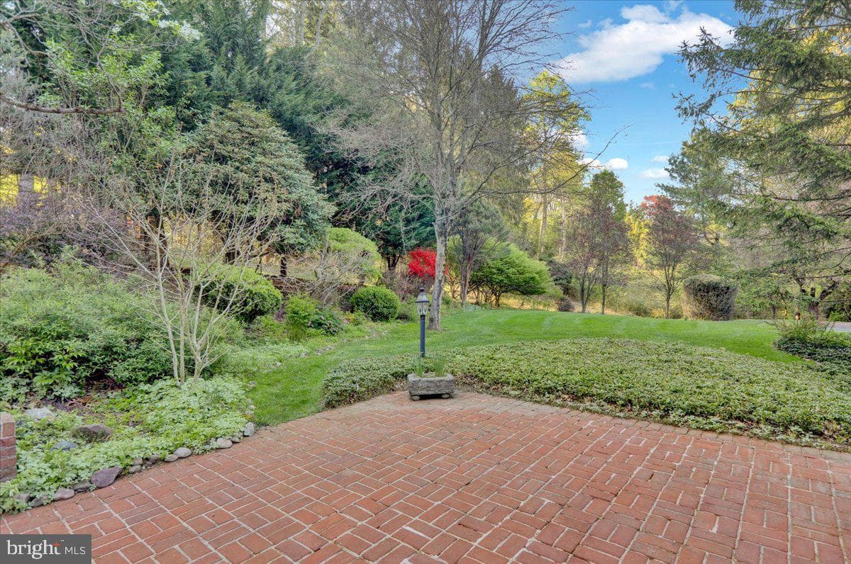 34 Hessian Boulevard photo 12