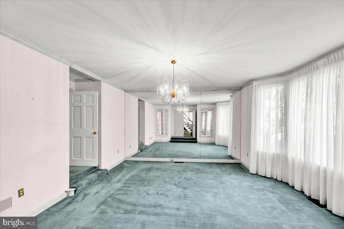 34 Hessian Boulevard photo 22