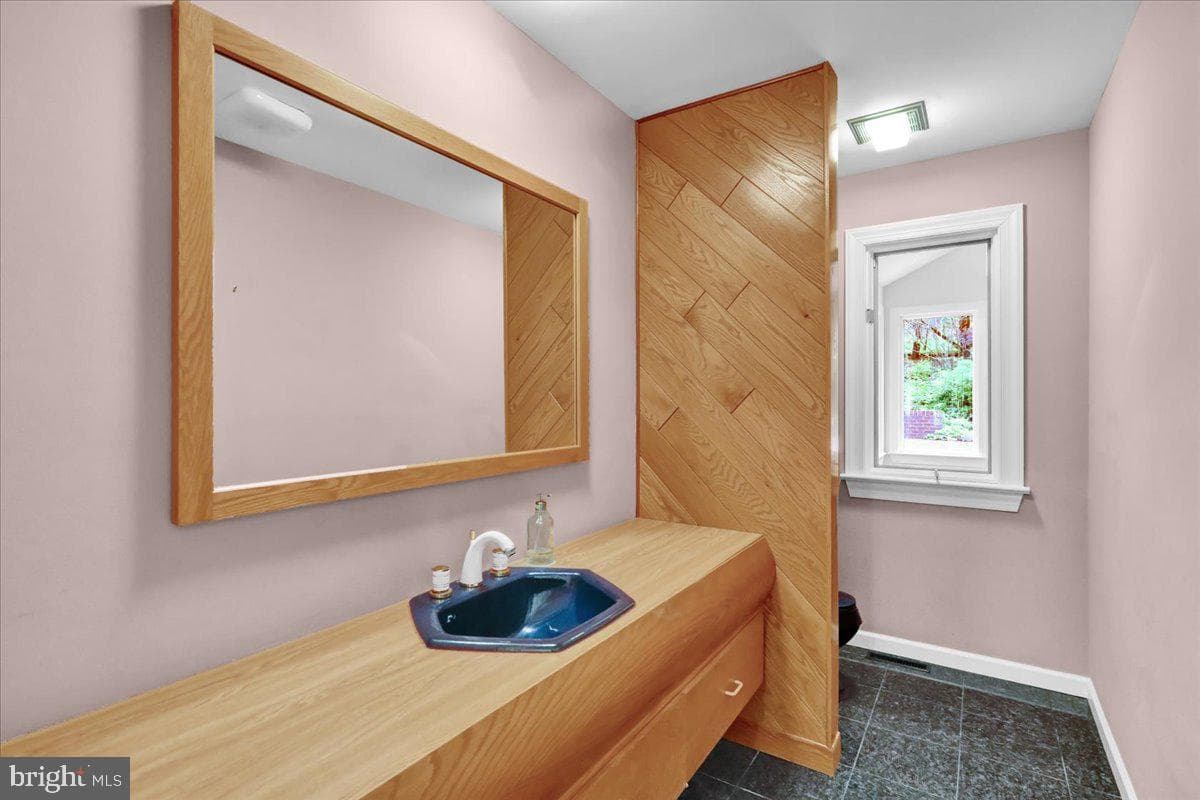 34 Hessian Boulevard photo 27