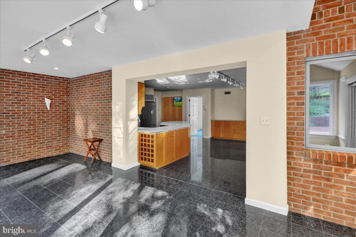 34 Hessian Boulevard photo 33
