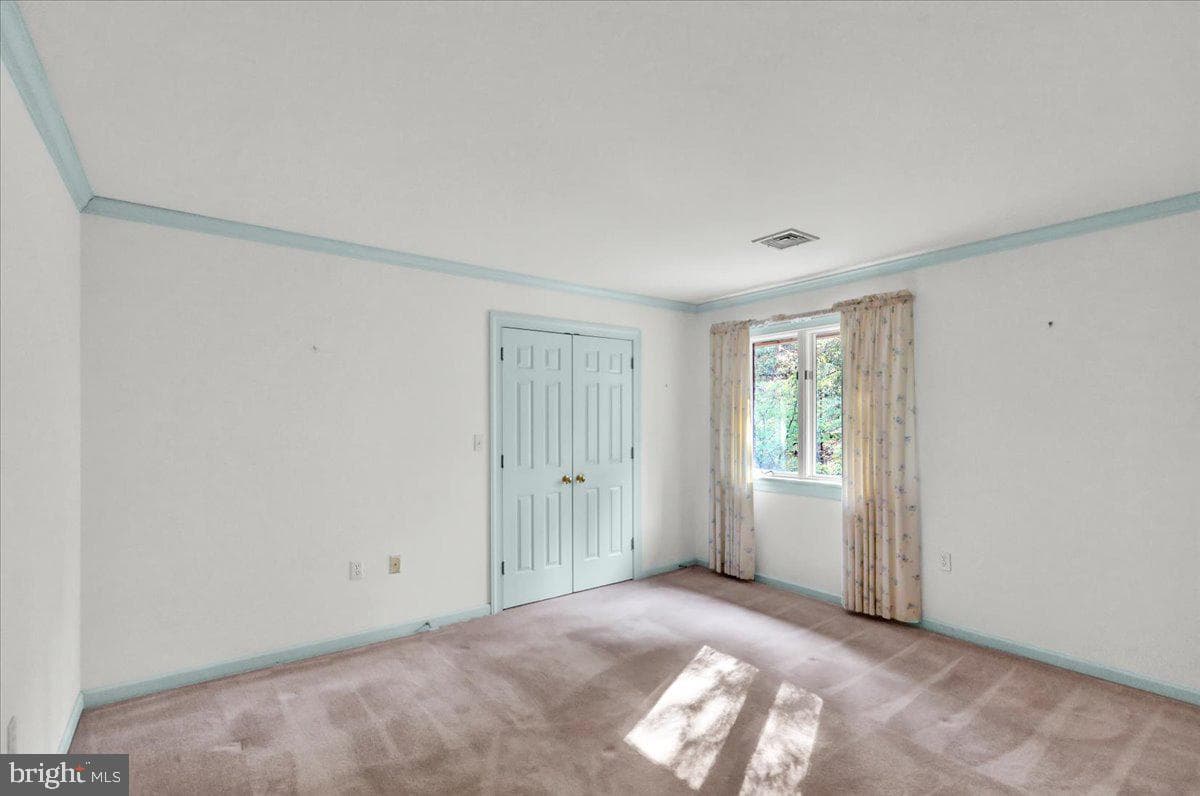34 Hessian Boulevard photo 47