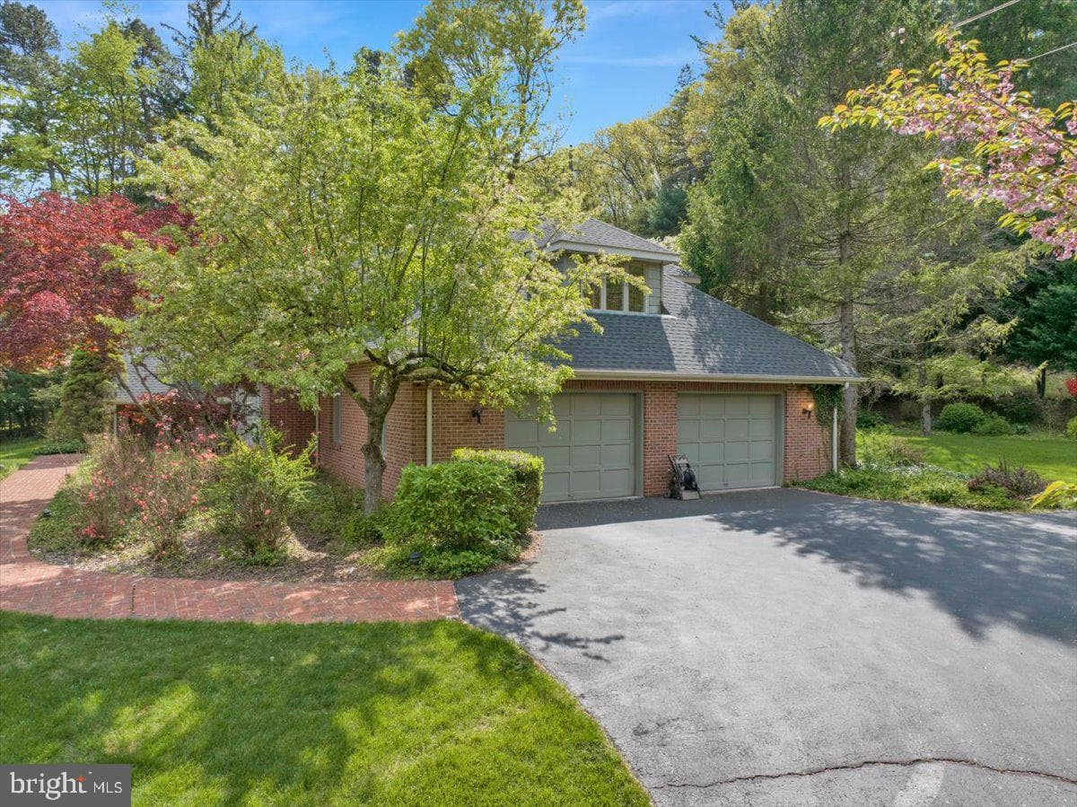34 Hessian Boulevard photo 6