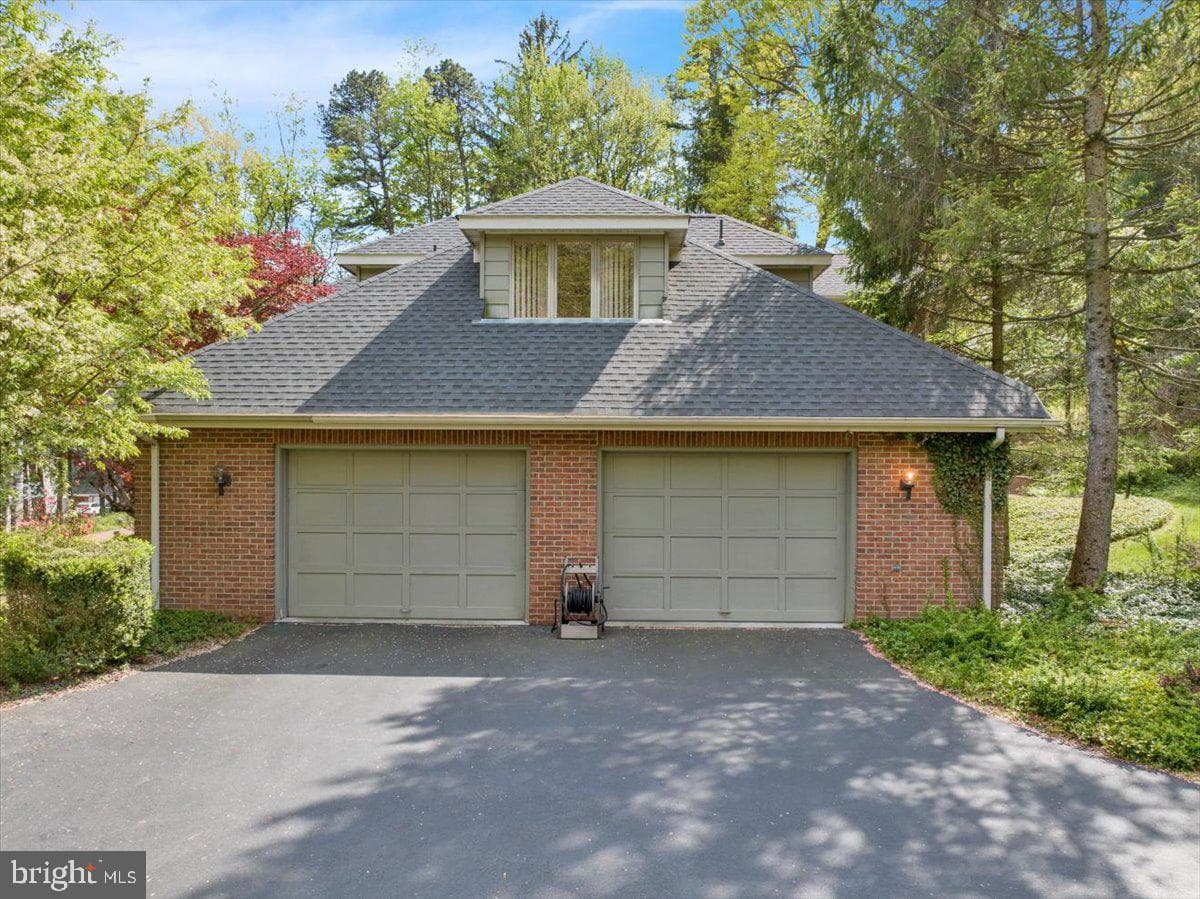 34 Hessian Boulevard photo 7