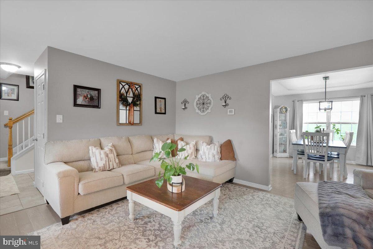 221 Oval Drive photo 11