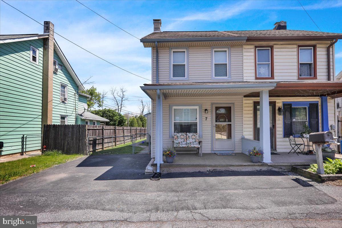 7 Seyfert Drive photo 2