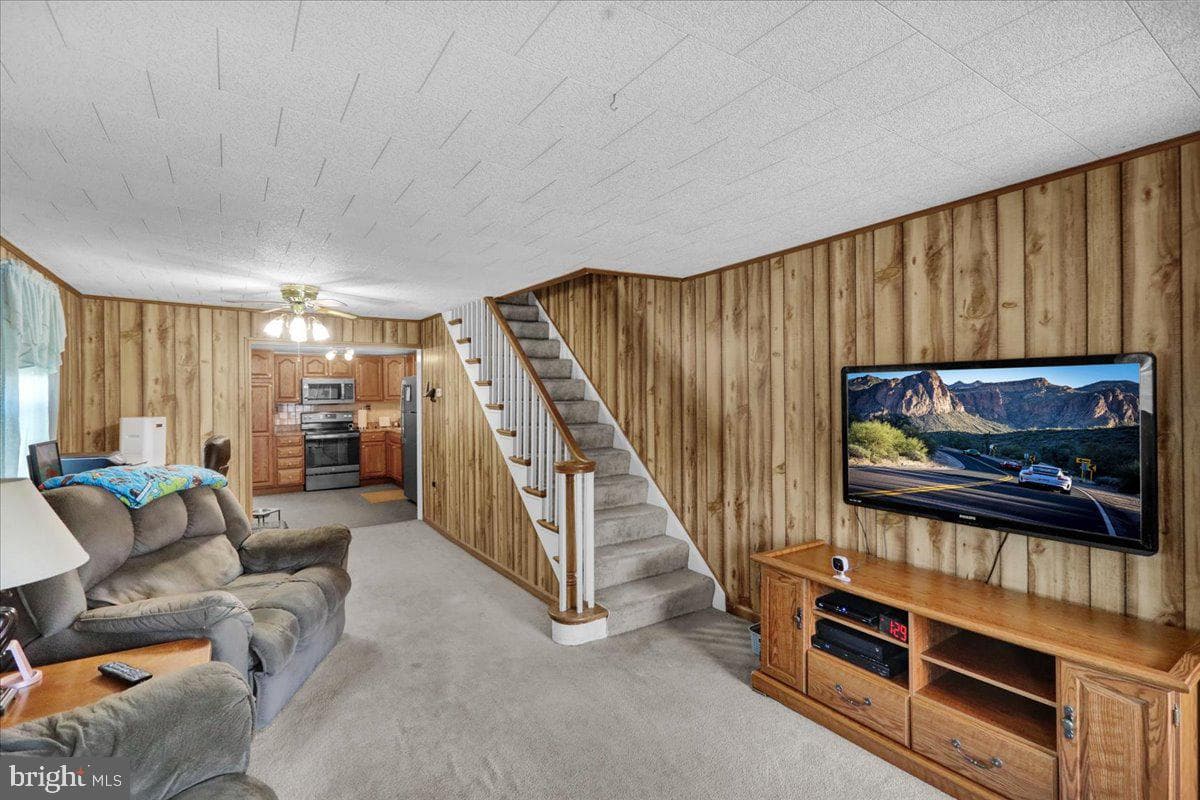 7 Seyfert Drive photo 4