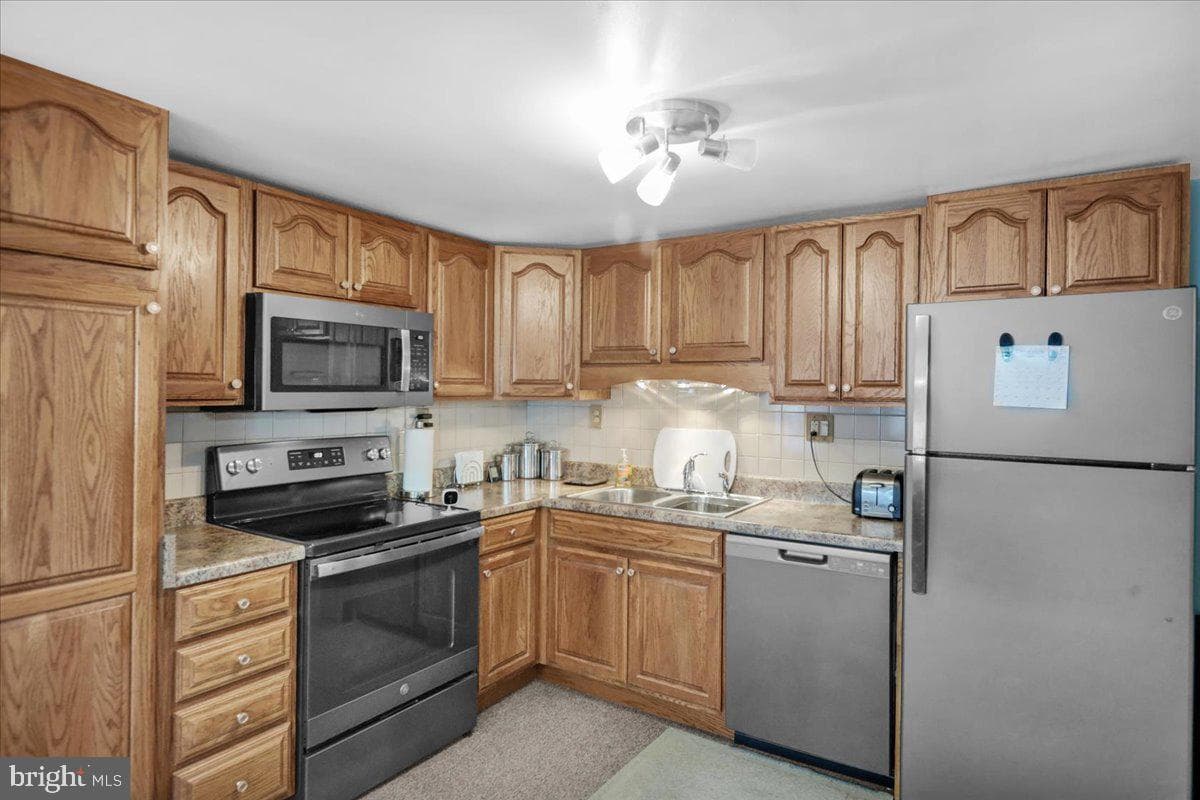 7 Seyfert Drive photo 8