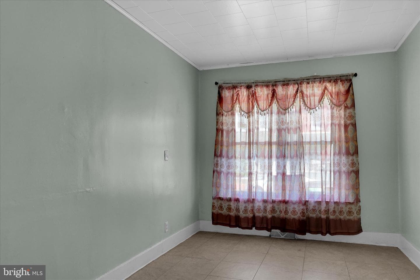 202 W Green Street photo 5