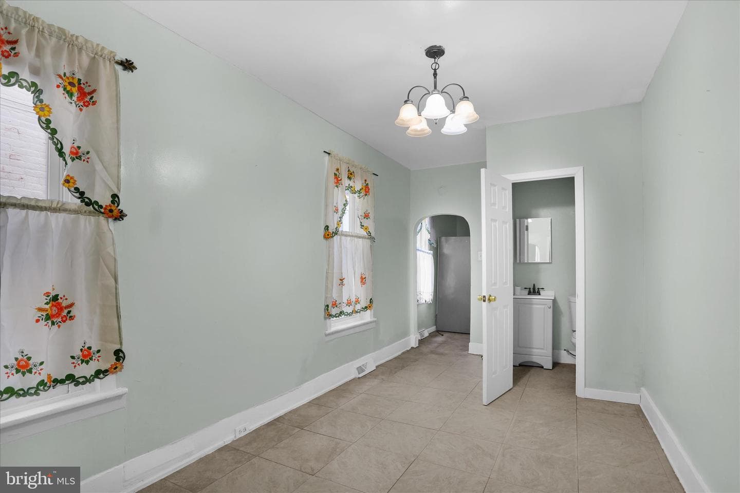 202 W Green Street photo 7