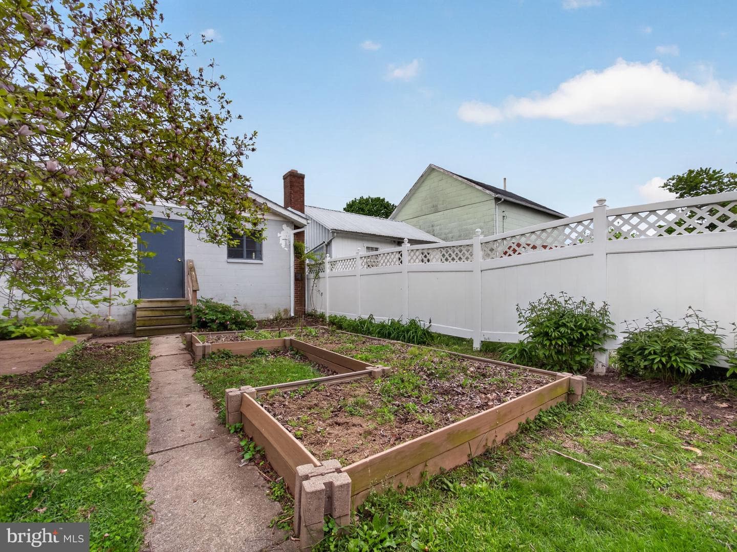 32 E Franklin Street photo 10