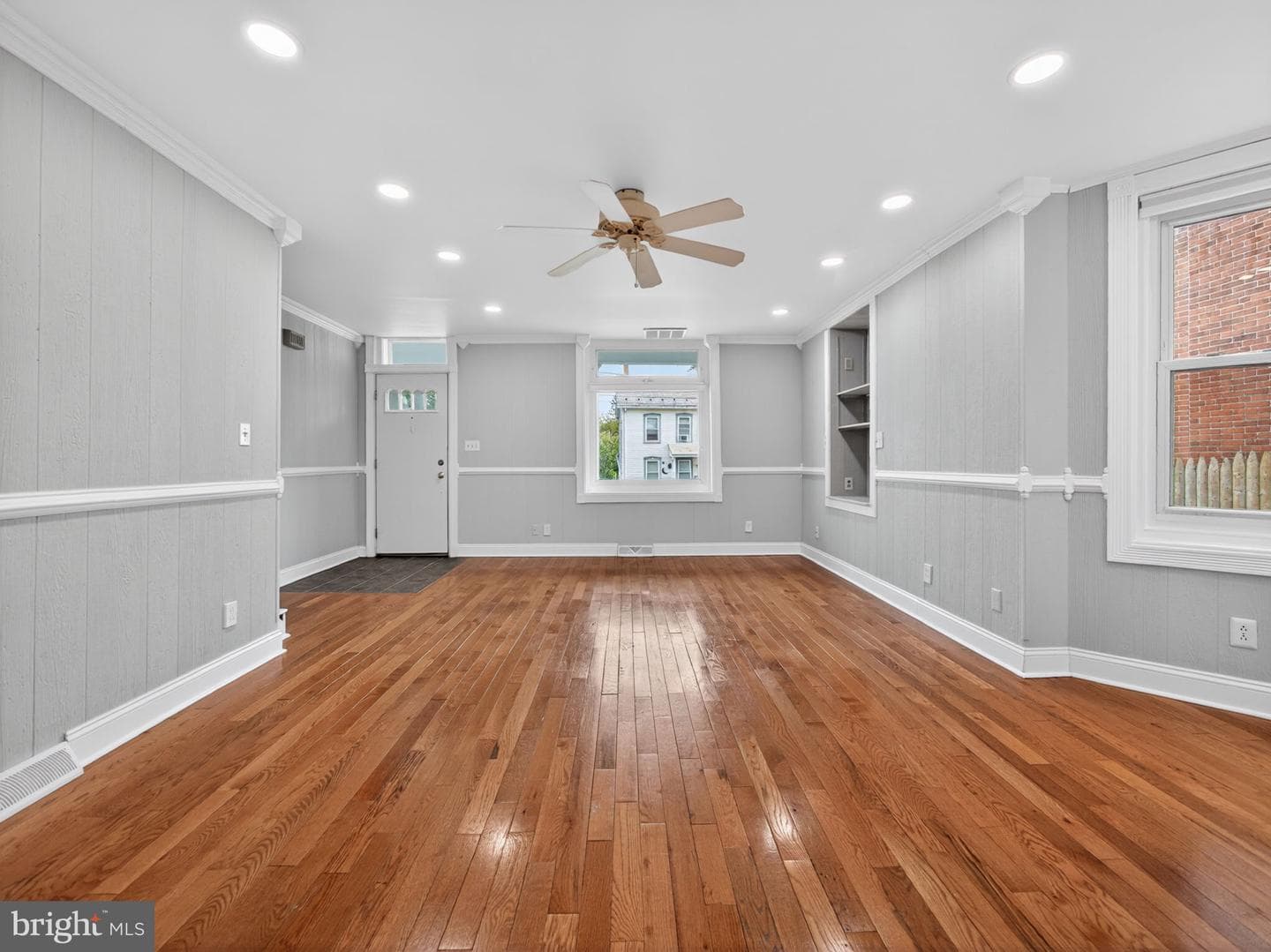 32 E Franklin Street photo 19