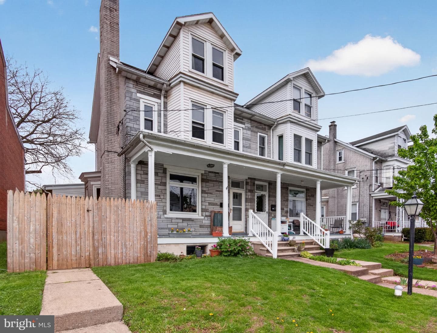 32 E Franklin Street photo 2