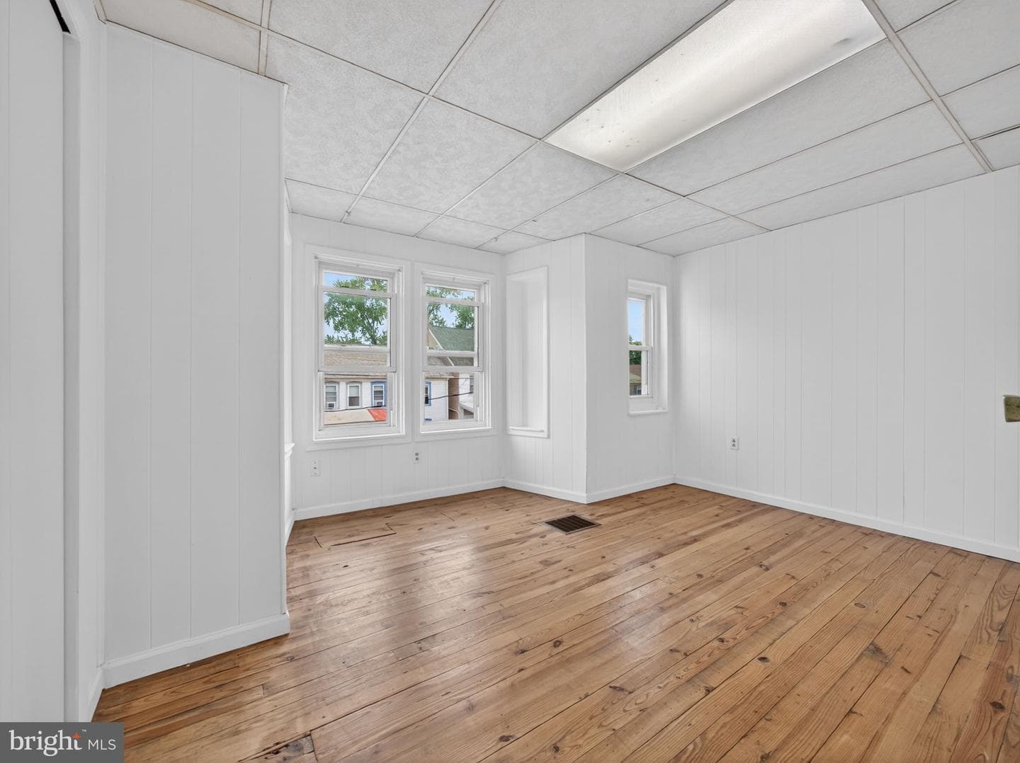 32 E Franklin Street photo 39