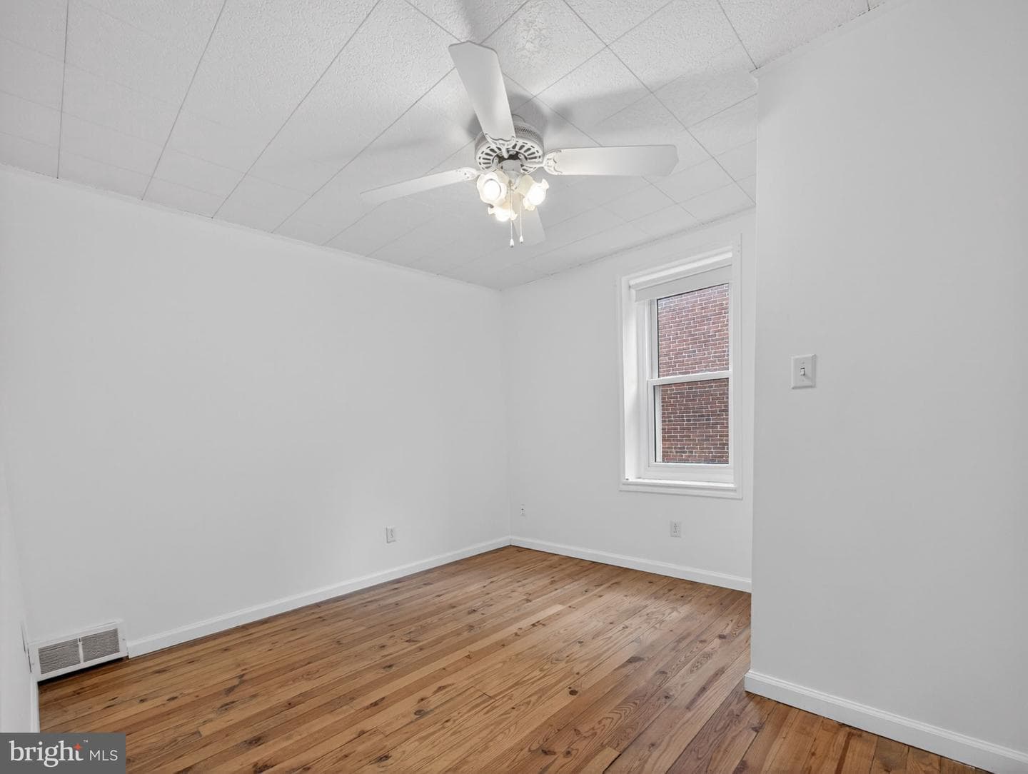 32 E Franklin Street photo 41