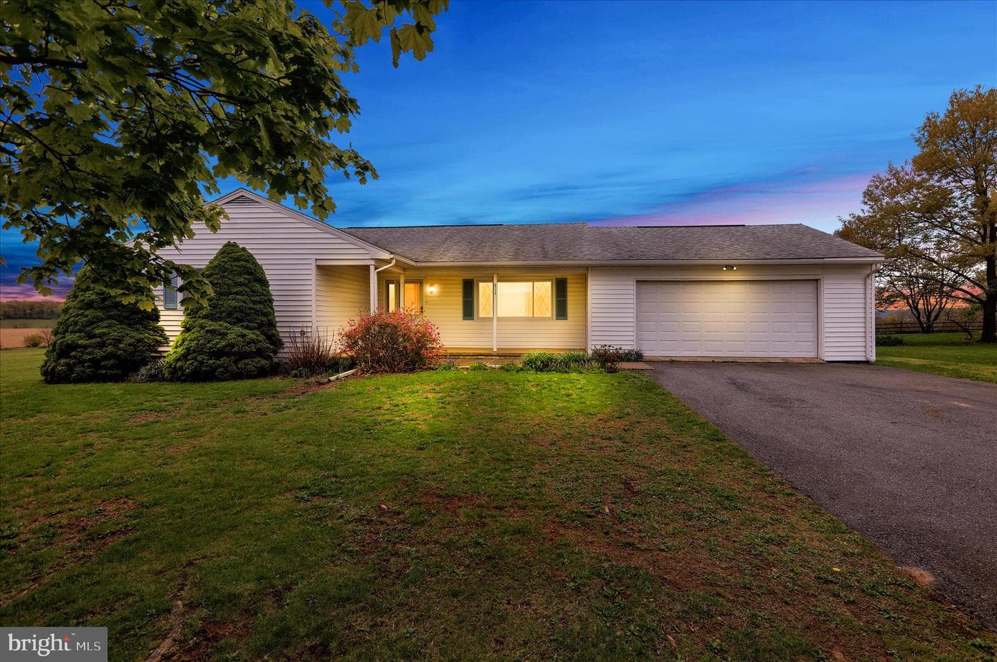 1714 Windsor Castle Road photo 3