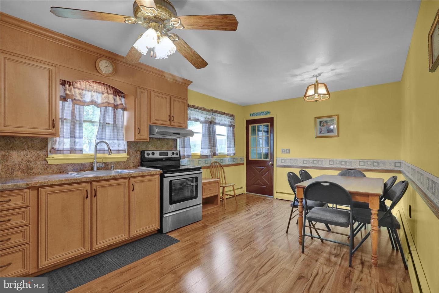 1714 Windsor Castle Road photo 9