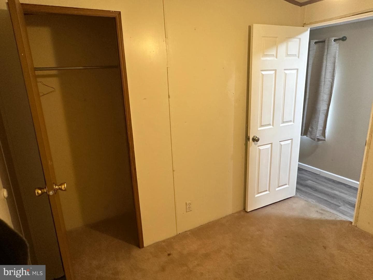 12 Roth Ave photo 14