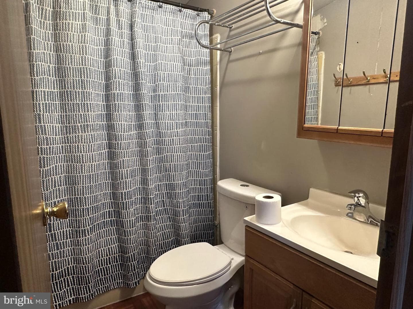 12 Roth Ave photo 16