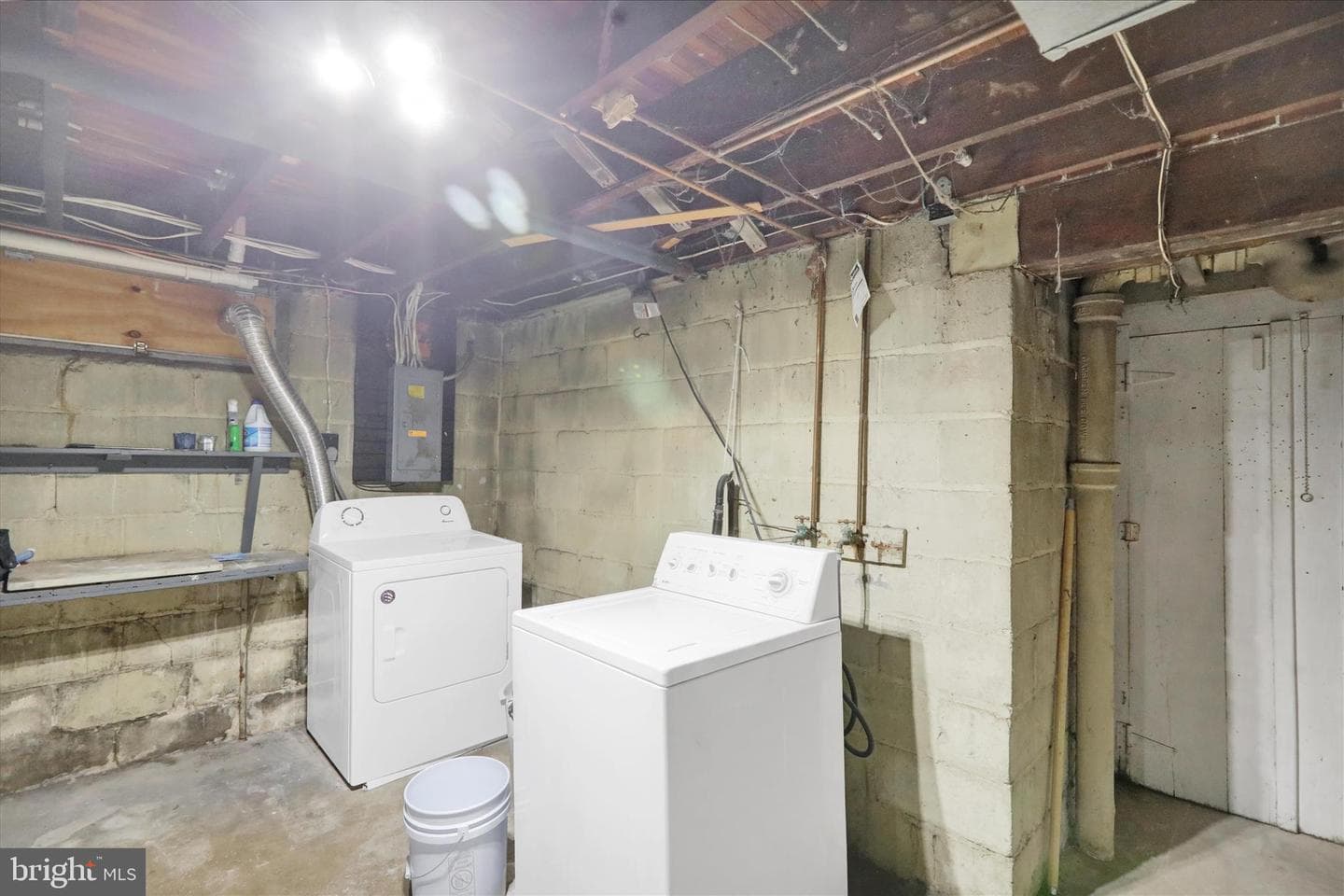 106 Reading Avenue photo 22