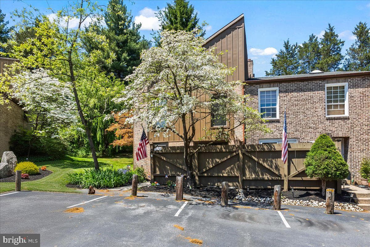 67 Wedge Lane photo 2