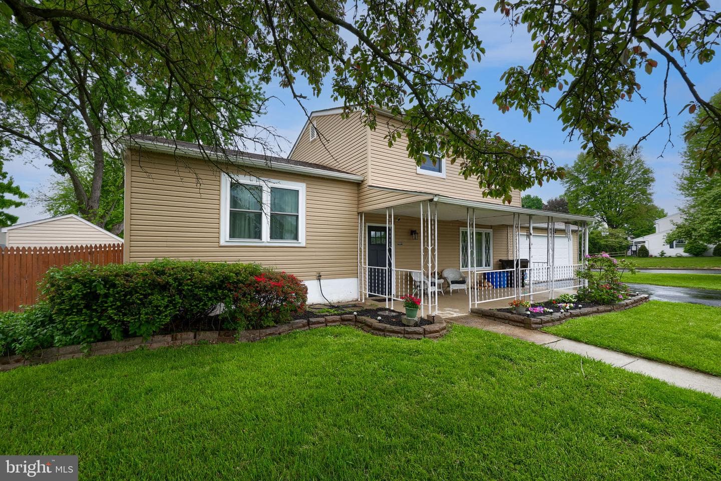 465 Moonflower Avenue photo 3