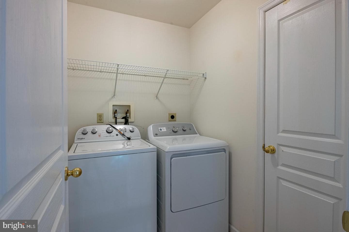 114 Wessex Court photo 28