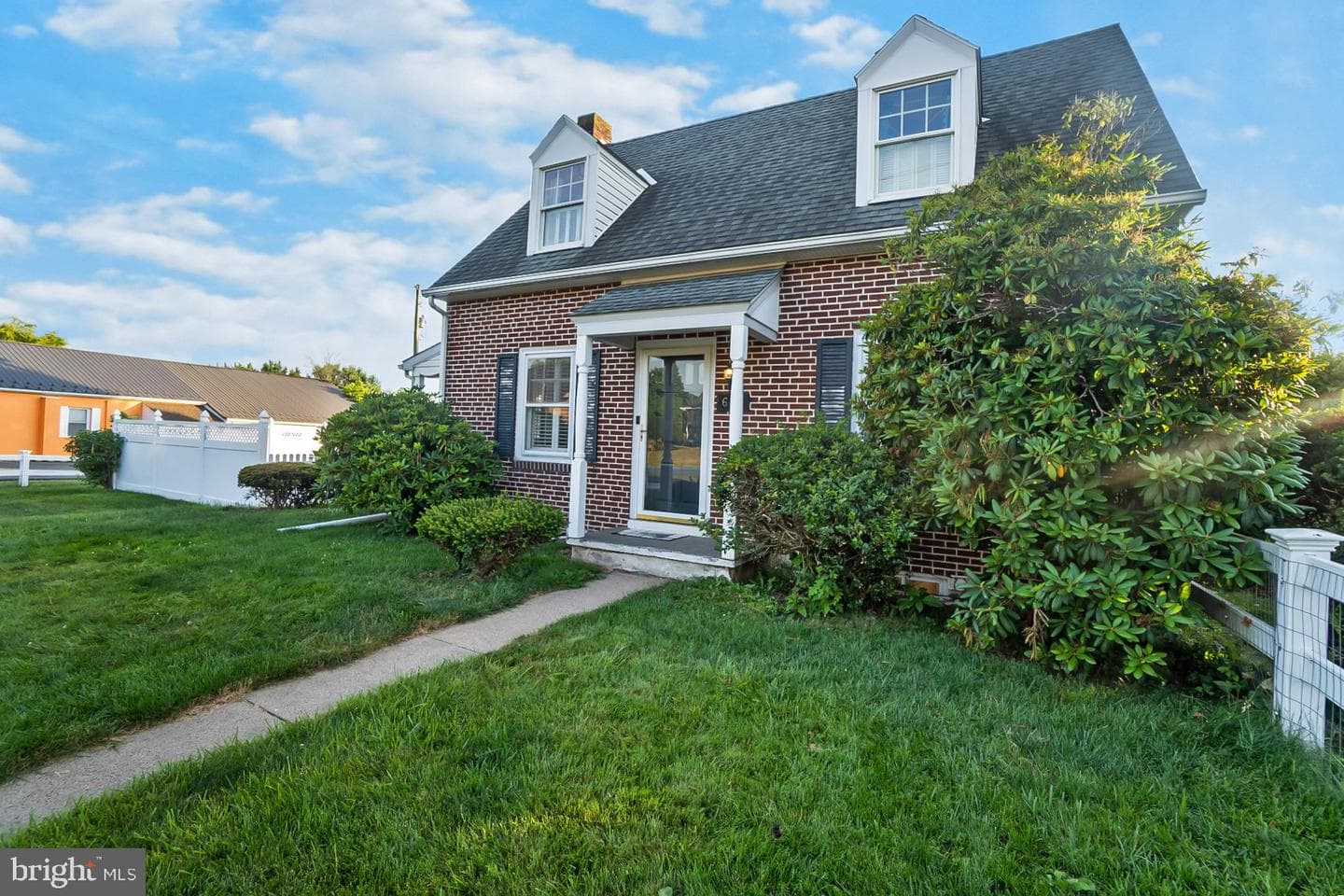 625 Montgomery Avenue photo 2