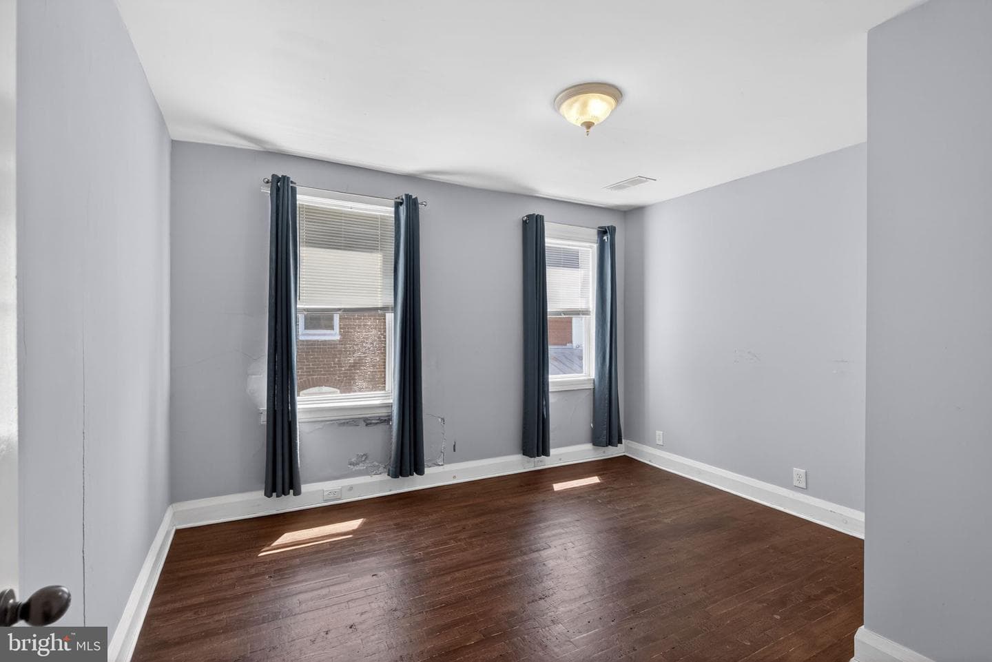 634 E Philadelphia Avenue photo 24