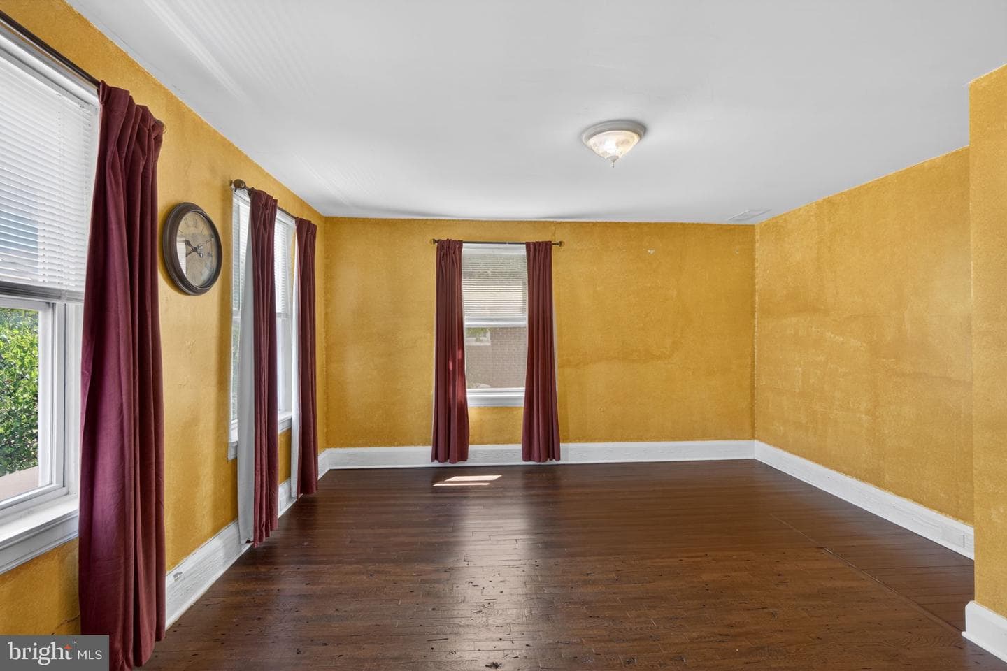 634 E Philadelphia Avenue photo 26