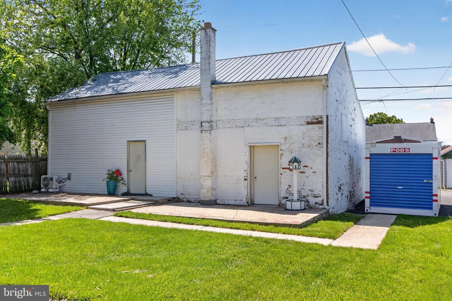 634 E Philadelphia Avenue photo 31