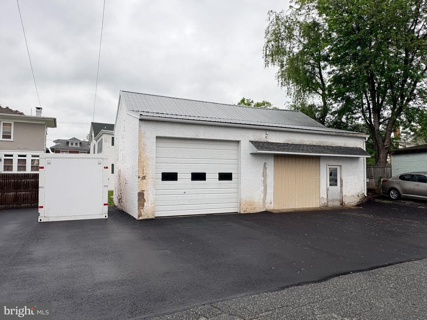 634 E Philadelphia Avenue photo 32