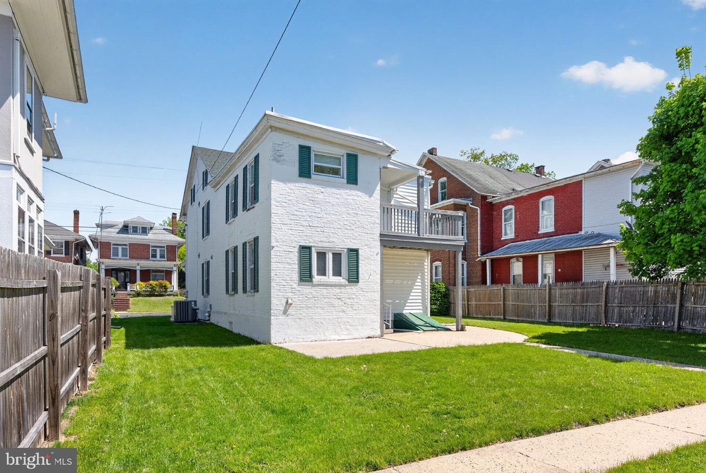 634 E Philadelphia Avenue photo 37