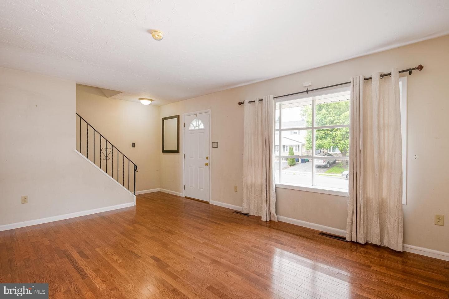 2519 Girard Avenue photo 3