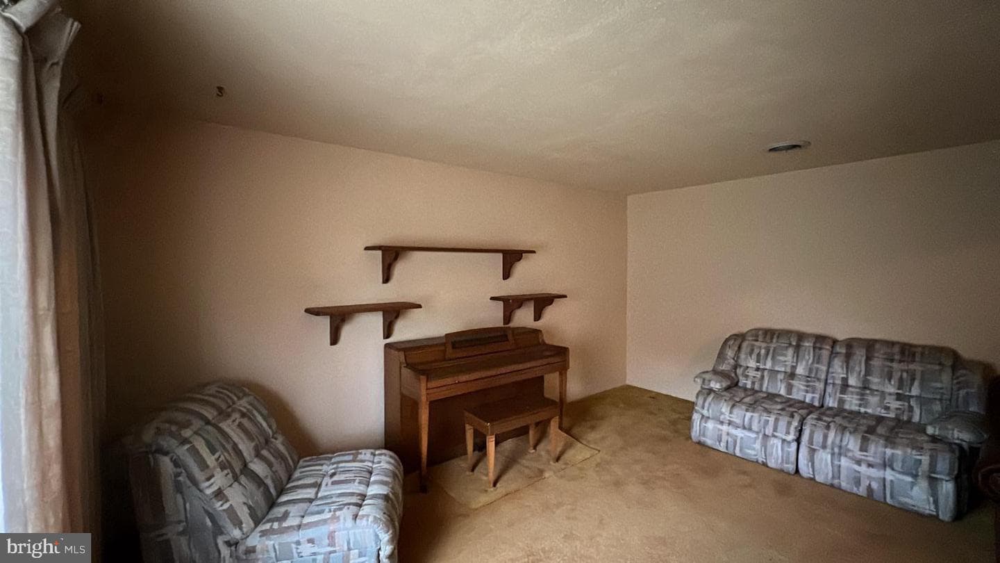 56 N Oneil Street photo 2