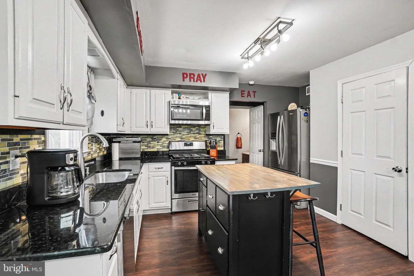 2509 Jefferson Avenue photo 9