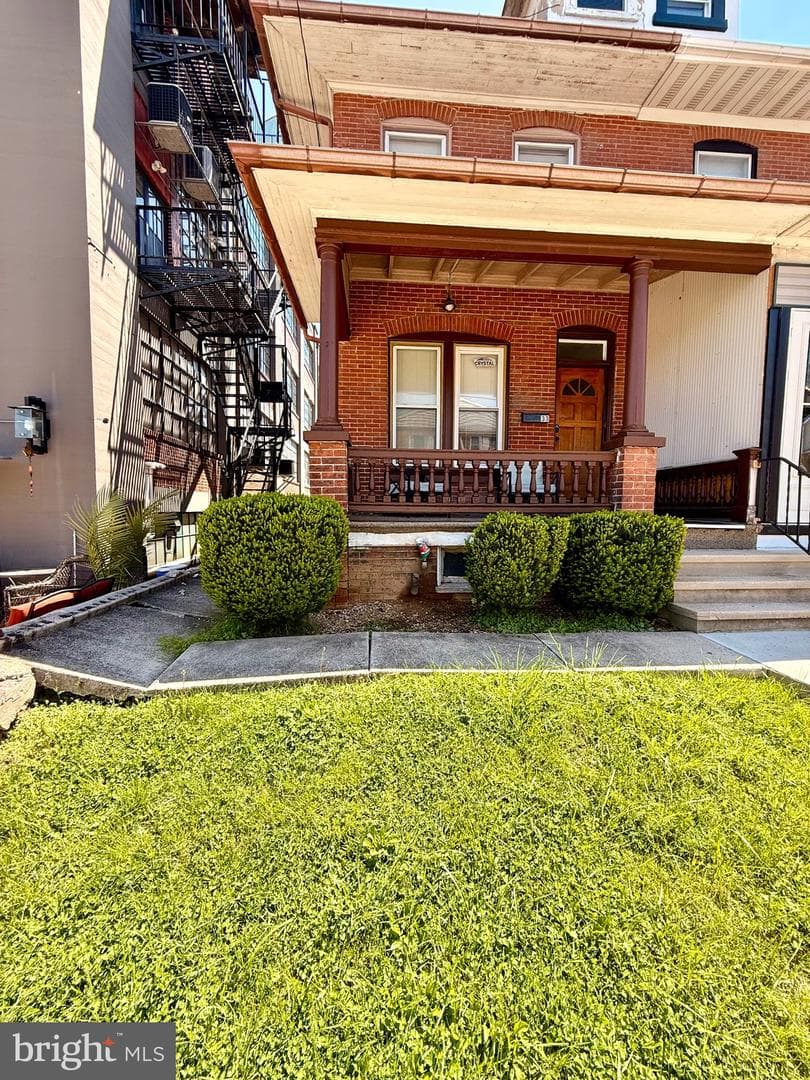 33 S Sterley Street photo 2