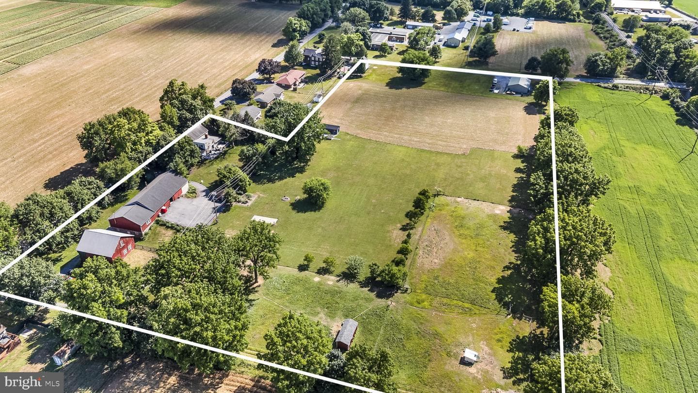 416 Snyder Rd photo 3