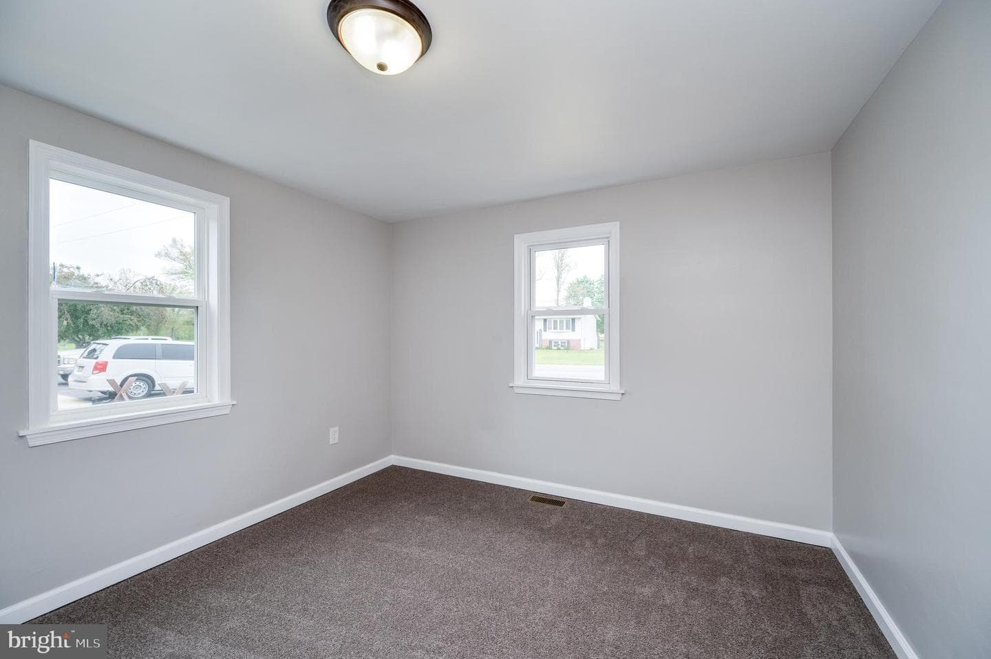 2626 W Philadelphia Avenue photo 25