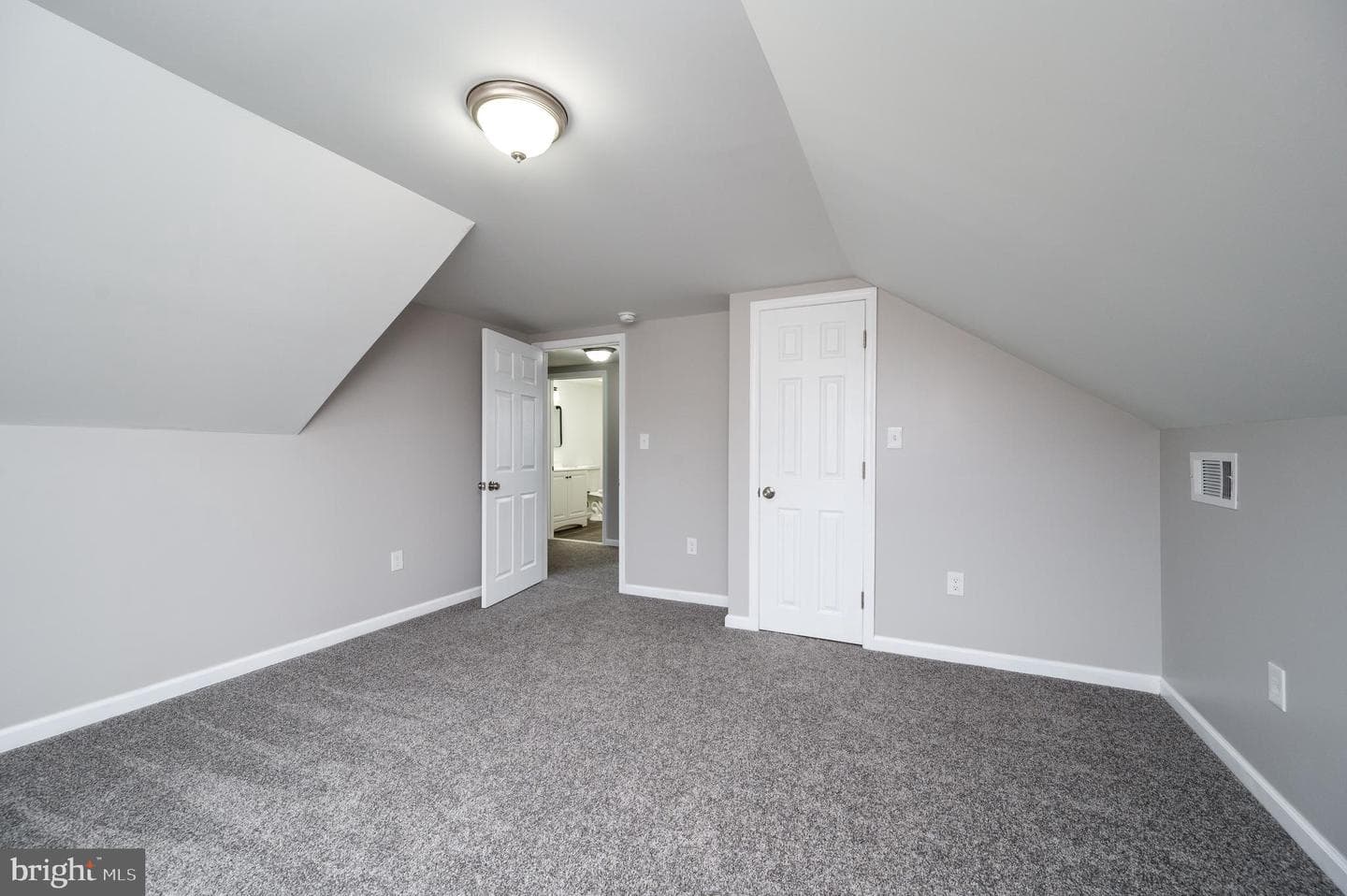2626 W Philadelphia Avenue photo 9