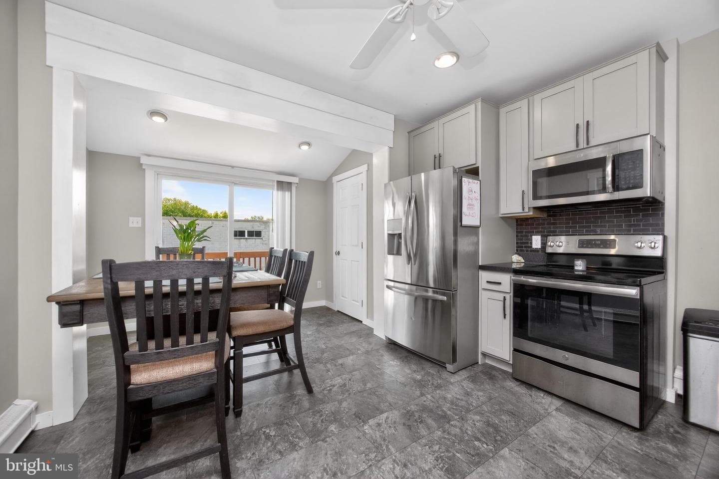 124 S Franklin Street photo 7
