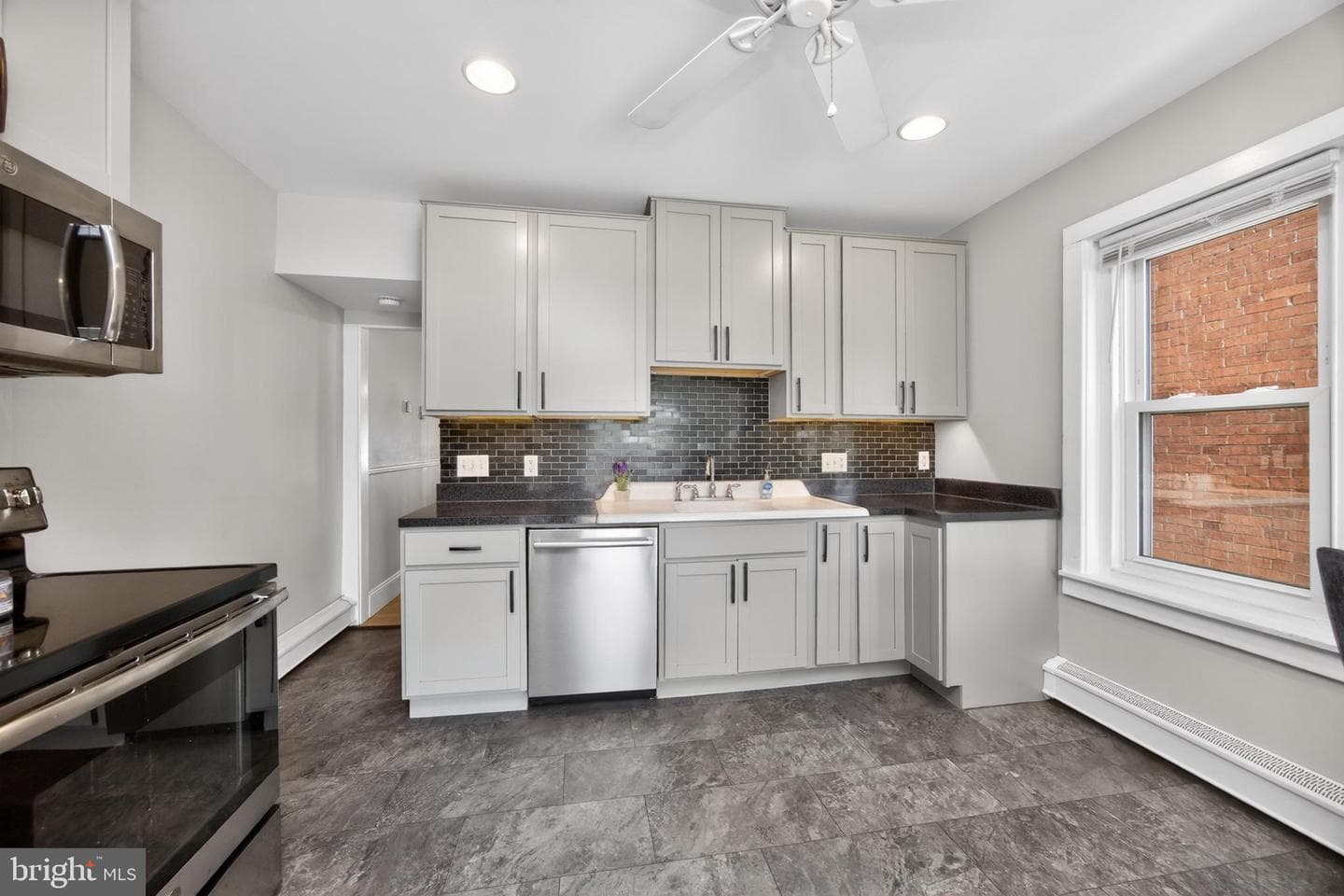 124 S Franklin Street photo 8