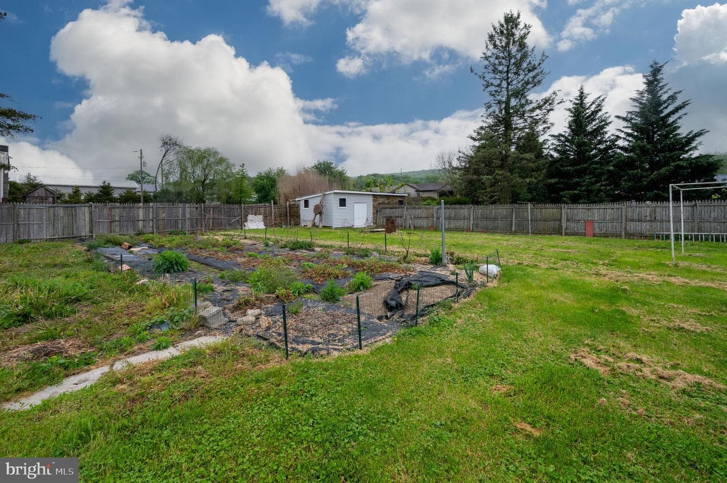 467 Hill Rd photo 32