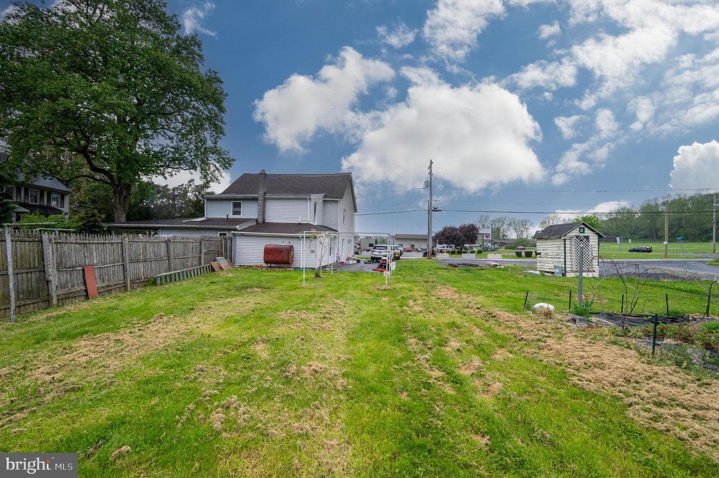 467 Hill Rd photo 35
