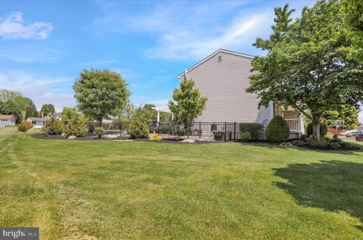615 W Pine Street photo 46