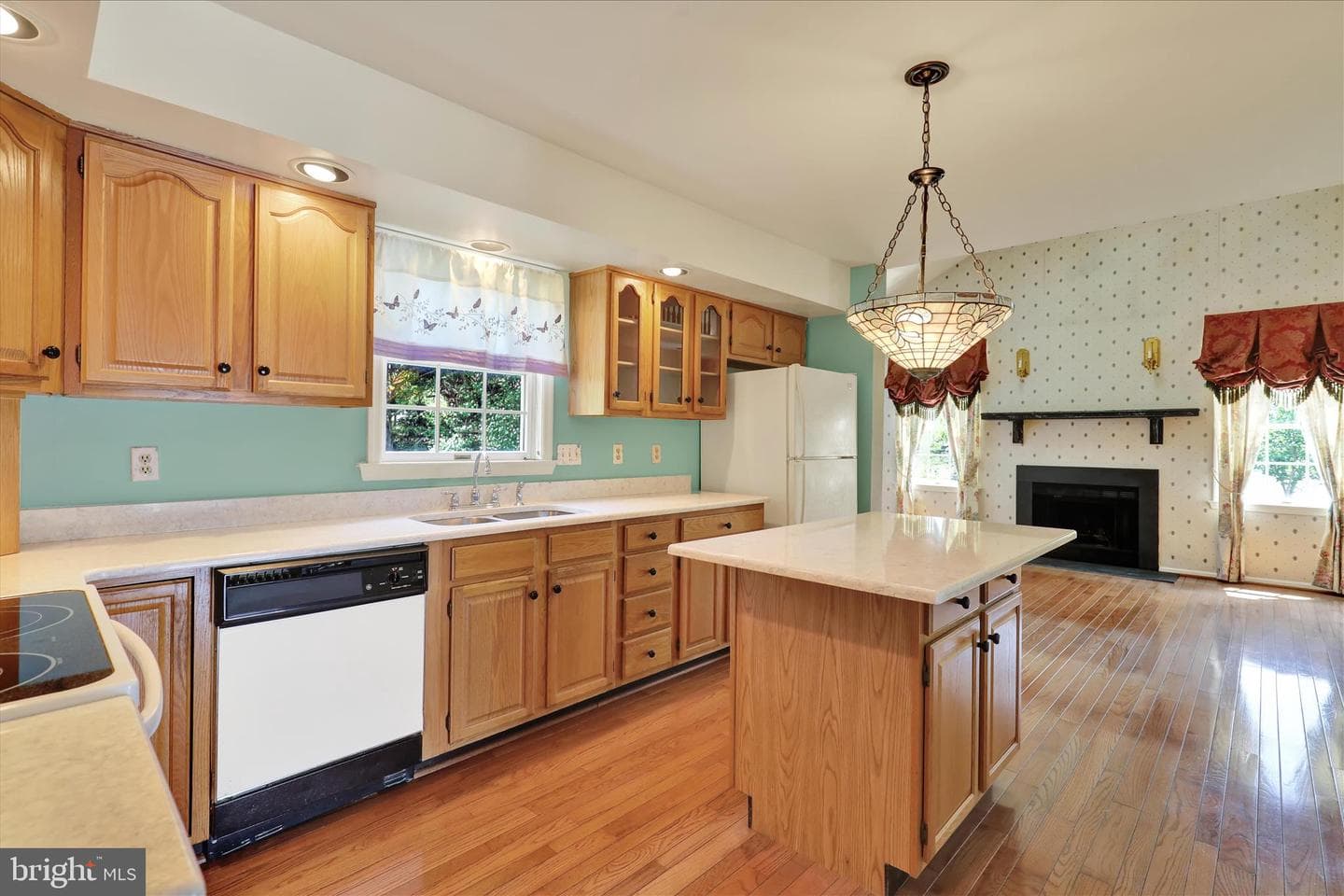 601 Maplewood Drive photo 12
