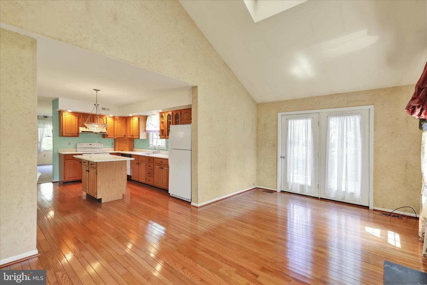 601 Maplewood Drive photo 14