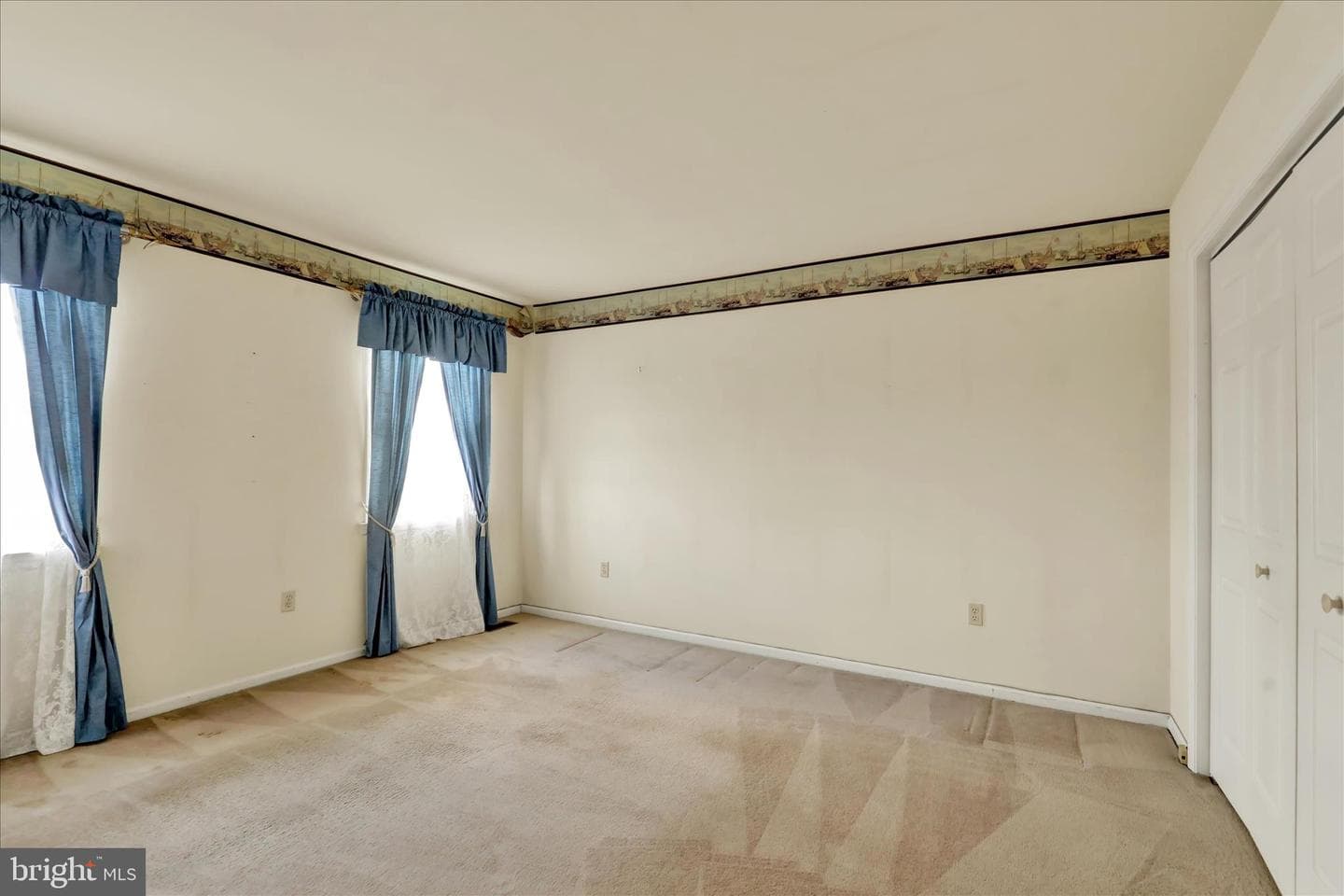 601 Maplewood Drive photo 28
