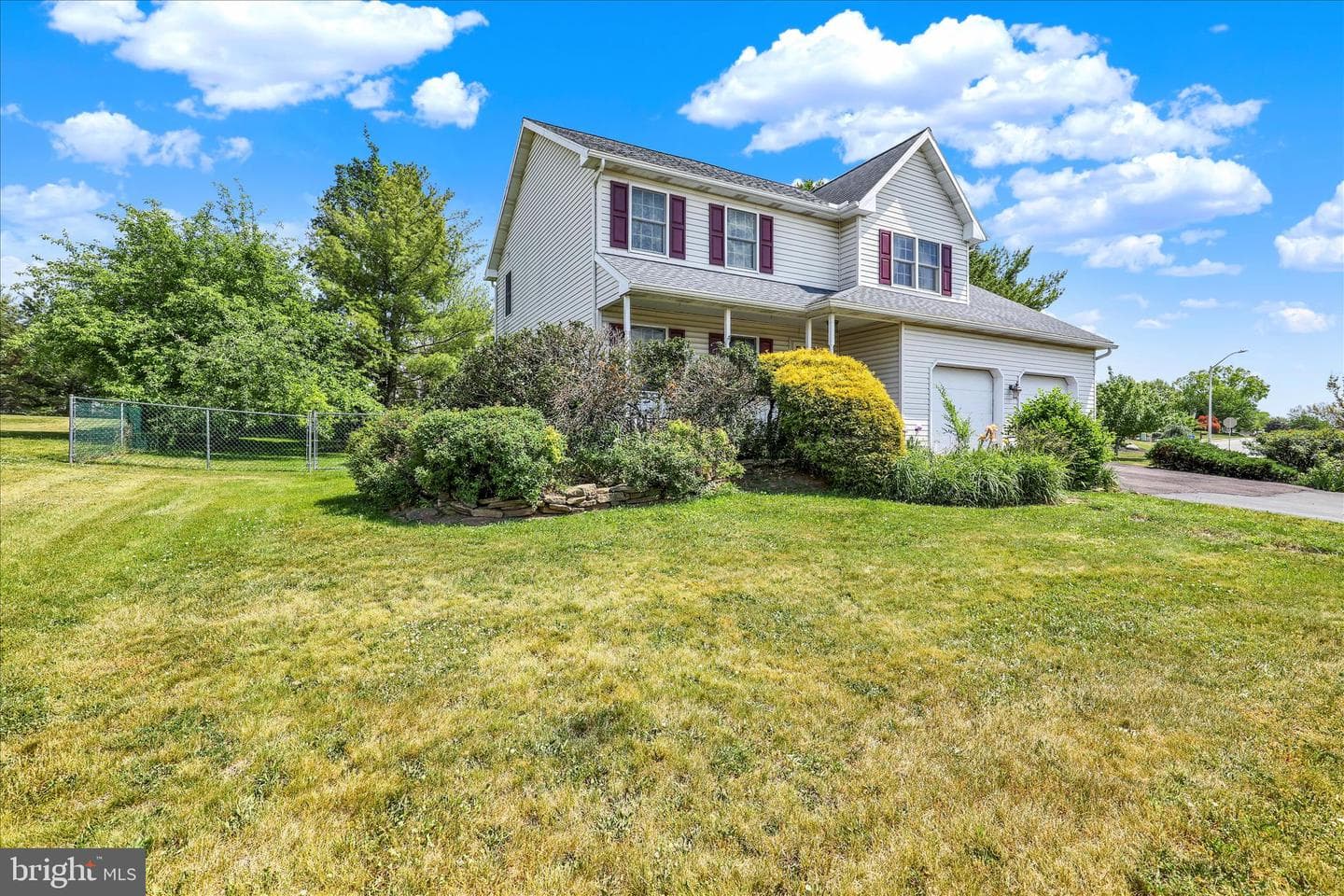 601 Maplewood Drive photo 3