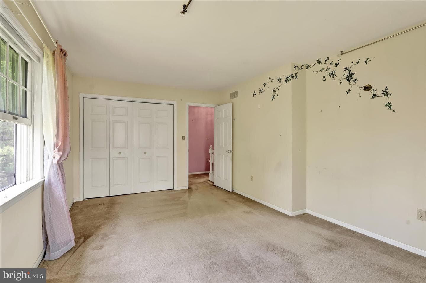 601 Maplewood Drive photo 32