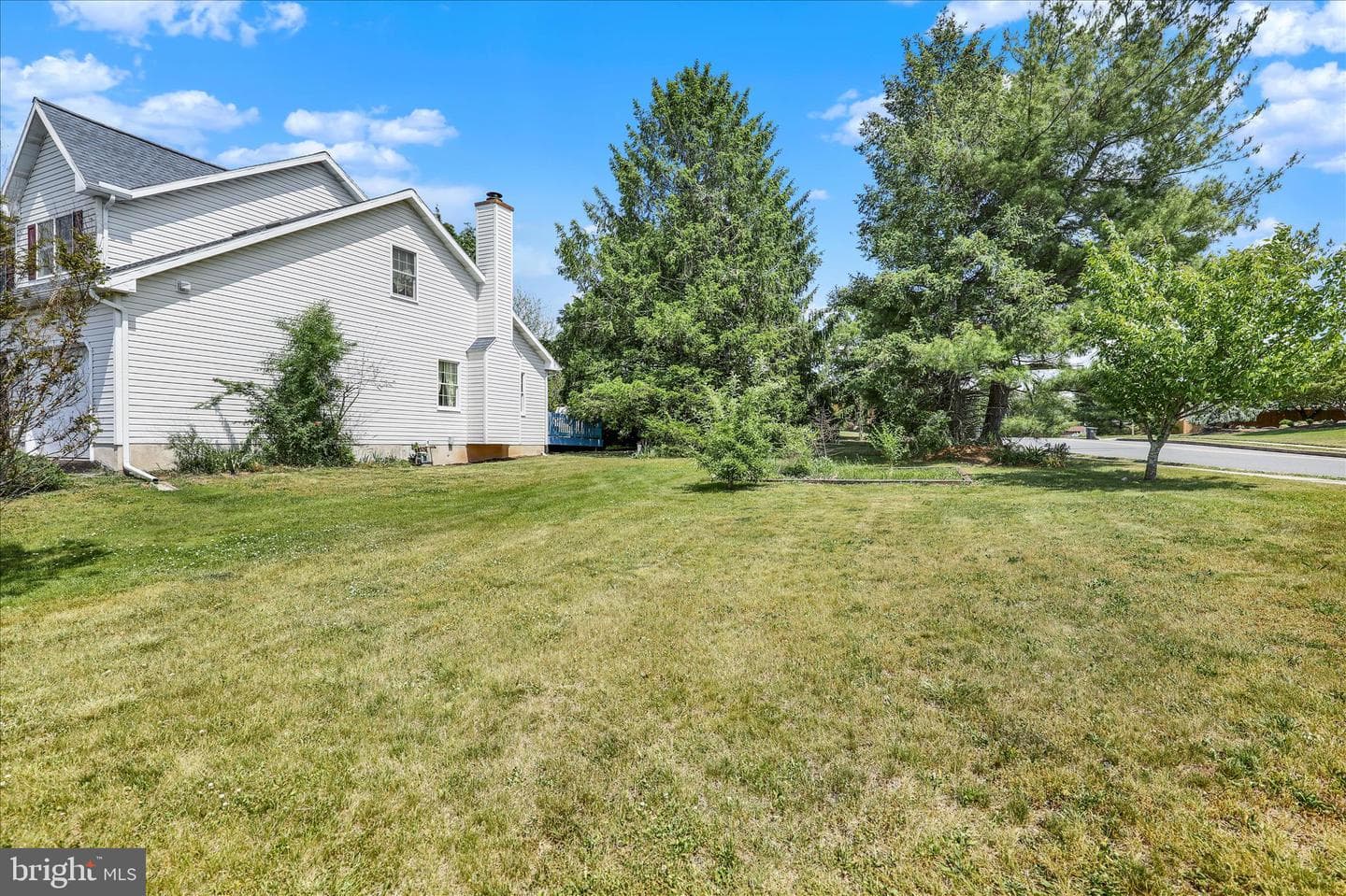 601 Maplewood Drive photo 36
